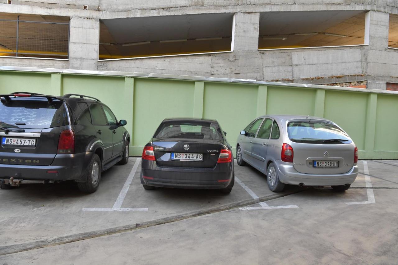 Mina Penthouse Novi Sad Exterior foto